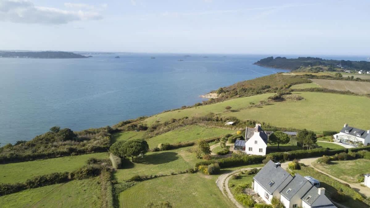 Kermartin - Maison De Famille Avec Vue Sur La Baie De Morlaix Plouezoc'h Exterior photo